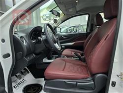 نيسان نافارا